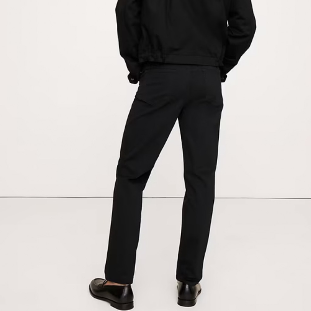 Banana Republic Men’s Straight Black TPRD Traveler Jean 30/30
Athletic fit - Picture 5 of 13